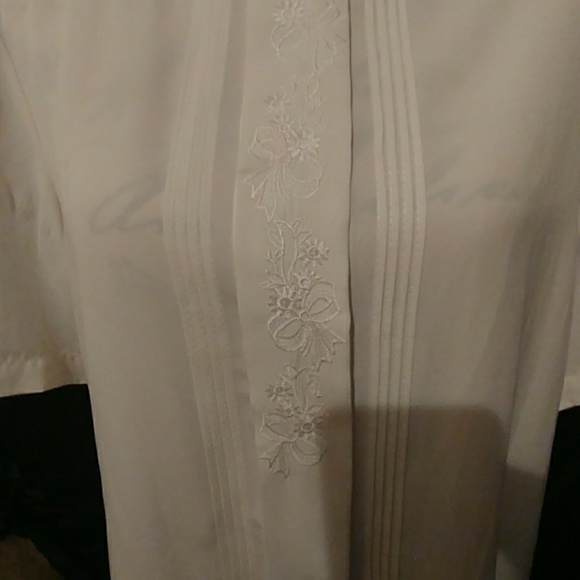 Blouse - Picture 2 of 4